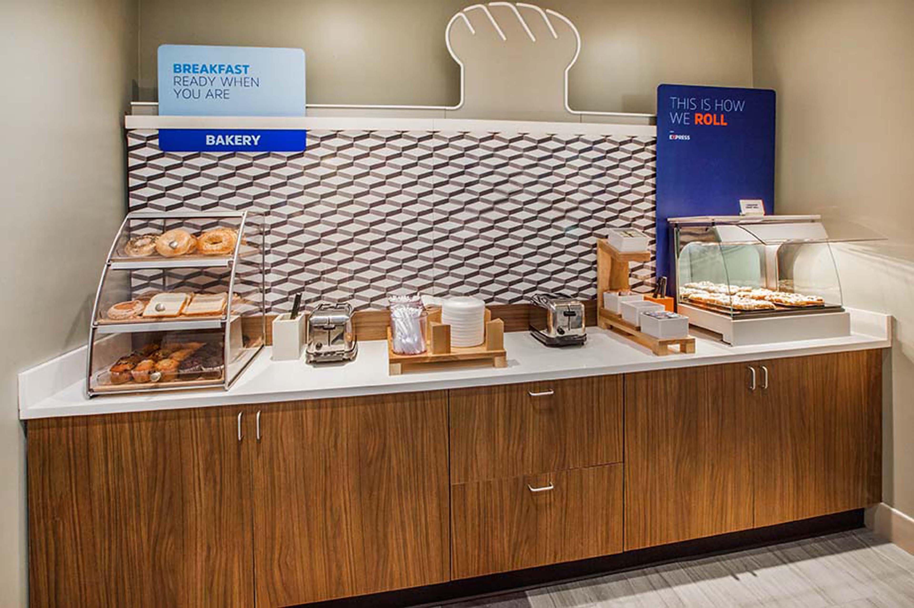 Holiday Inn Express Nashville-Opryland By Ihg Экстерьер фото